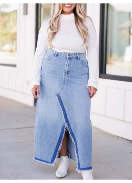 Split contrasting raw edge denim skirt