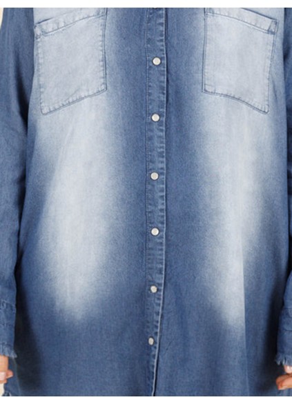 Tassel pocket washed denim shirt