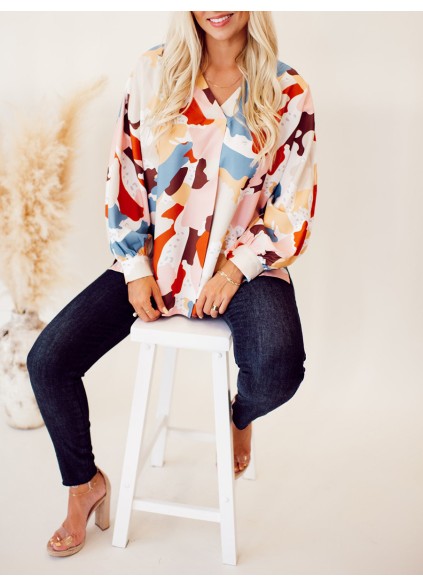 V-neck contrasting geometric pattern shirt