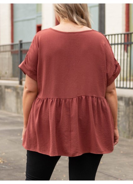 V-neck short sleeved shirt with ruffle hem