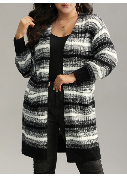 Women's plus-size sweater cardigan with pockets